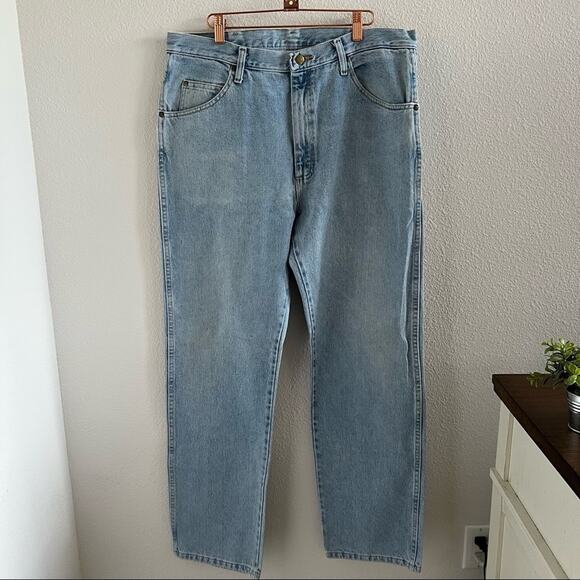 Wrangler Men’s Jeans Regular Fit 36X32 Work Denim Man Jeans - Picture 1 of 9